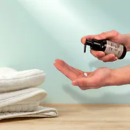 ZirbenHandcreme 100ml ZIRBELINO&reg; | zur t&auml;glichen Handpflege, mit praktischem ...