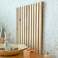 Zirbelino&reg; 0,25m&sup2; (= 1 Stk.) 50x50cm Akustik-Wand-Paneel mit Zirbenholz auf N...