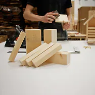 3 St&uuml;ck Schnitzholz aus Zirbe | 16cm x 8cm x 8cm (LxBxH)