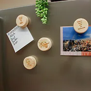 ZirbenK&uuml;hlschrankmagnet - Personalisierbar