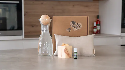 Zirben-Lieblingsbox #3: Zirbenkissen (17x29cm), Zirbenw&uuml;rfel-Set, Zirbenkugel...