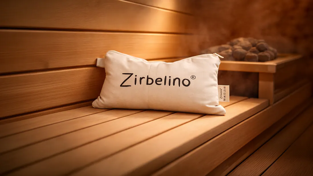 ZIRBELINO® SAUNA-Zirbenkissen 28x16cm aus 100% Baumwolle | SPEZIAL-FÜLLUNG mit extrem harzreichen Zirbenspänen | Intensiv-Duft für Badezimmer, Kleiderschrank, Sauna