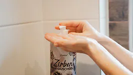 1.000ml ZirbenDuschgel 4in1 - ZIRBELINO&reg; | f&uuml;r K&ouml;rper, Haare, Gesicht und H&auml;n...