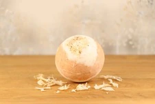 Badebombe "Zirbe" - Sprudelt vor Gl&uuml;ck | 130g