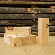 5 St&uuml;ck Schnitzholz aus Zirbe, auch zum Drechseln | 16cm x 5cm x 5cm (LxBxH)