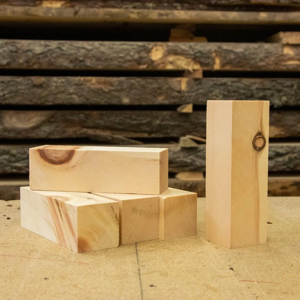 5 St&uuml;ck Schnitzholz aus Zirbe, auch zum Drechseln | 16cm x 5cm x 5cm (LxBxH)