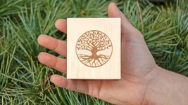 ZirbenW&uuml;rfel | Baum des Lebens | 7x7x8cm + 10g Zirbensp&auml;ne